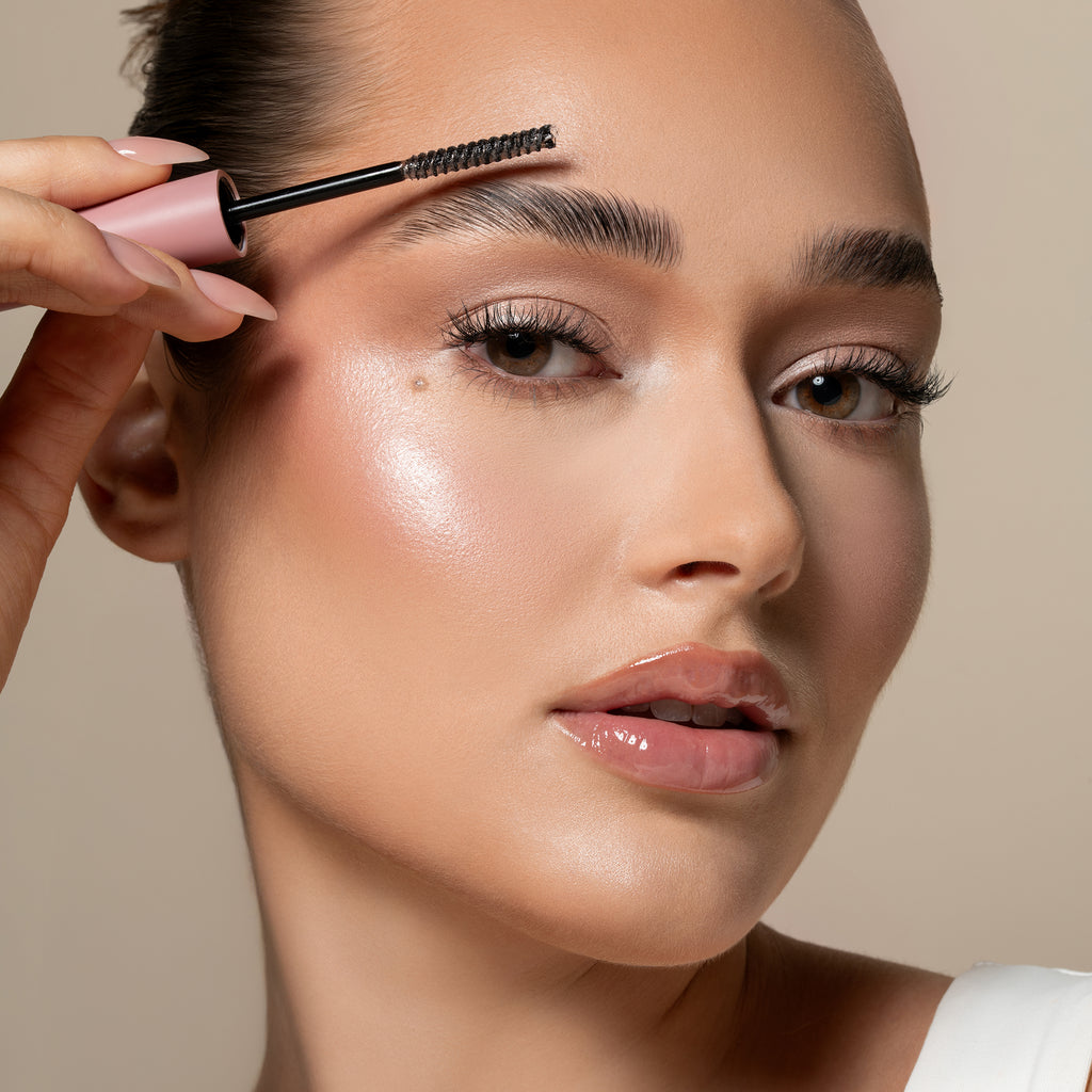 Le gel royal pour les sourcils