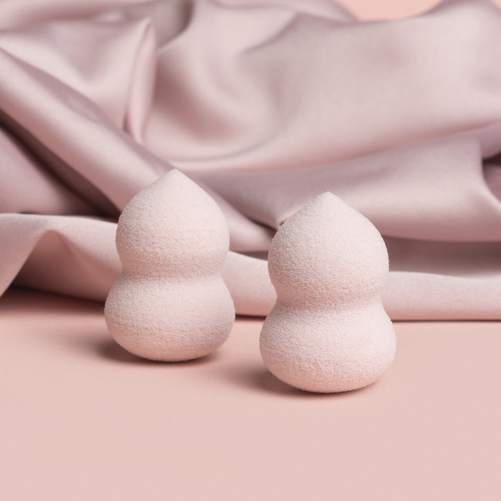 Queen Tarzi beautyblender Flawless Finish Mini Sponge